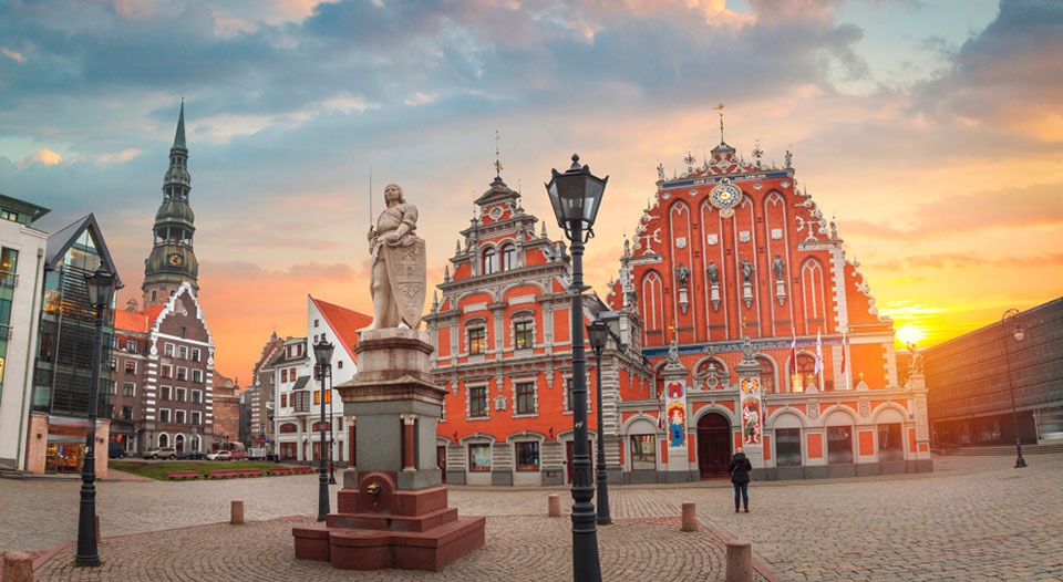 IMF Warns Latvia Faces Rising Fiscal Pressures as Growth Slows